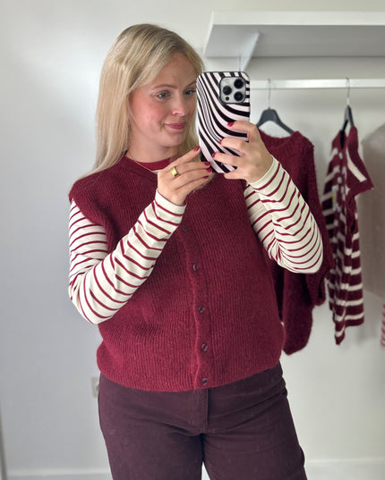 Sleeveless Cardigan Buttons Bordeaux