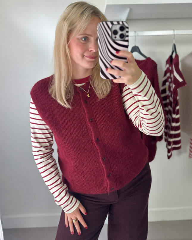 Sleeveless Cardigan Buttons Bordeaux