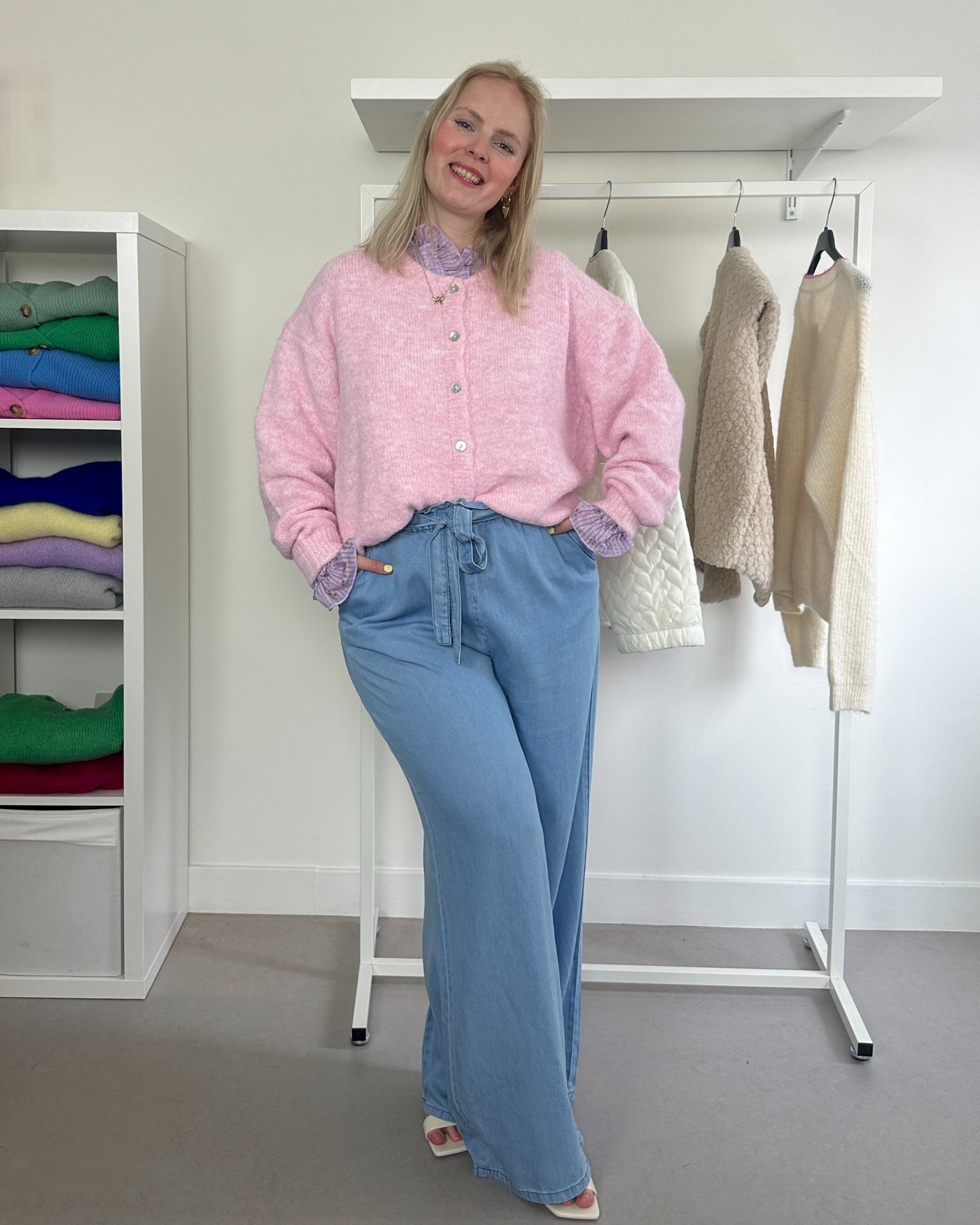 Round Neck Cardigan Pink