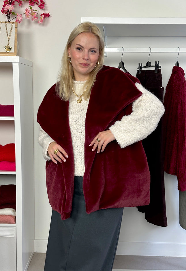 Sleeveless Fluffy Jacket Bordeaux