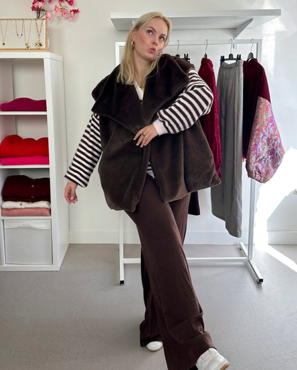 Sleeveless Fluffy Jacket Brown
