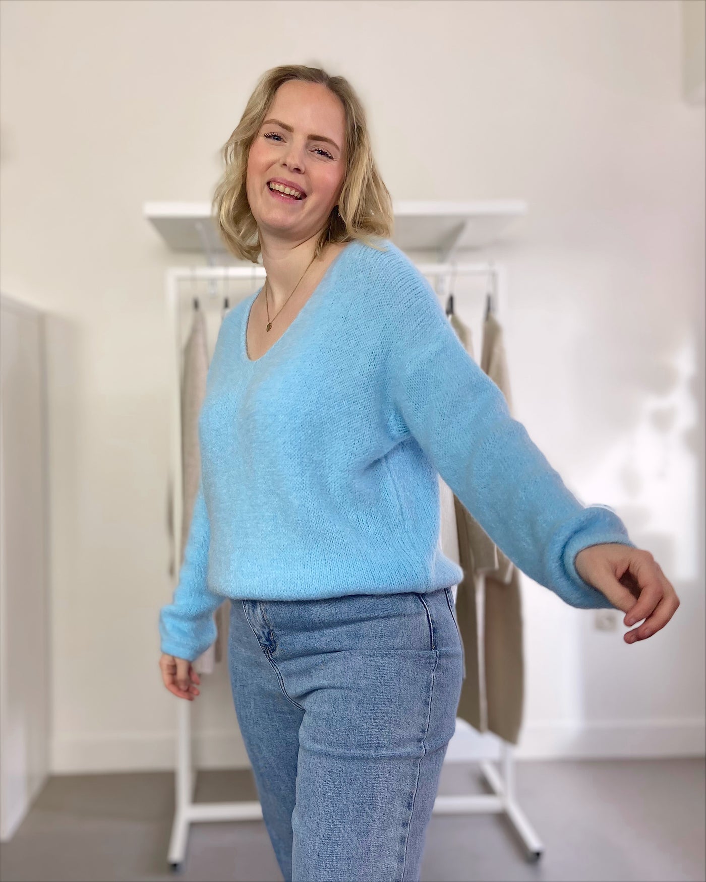 Light Blue v-hals Knit