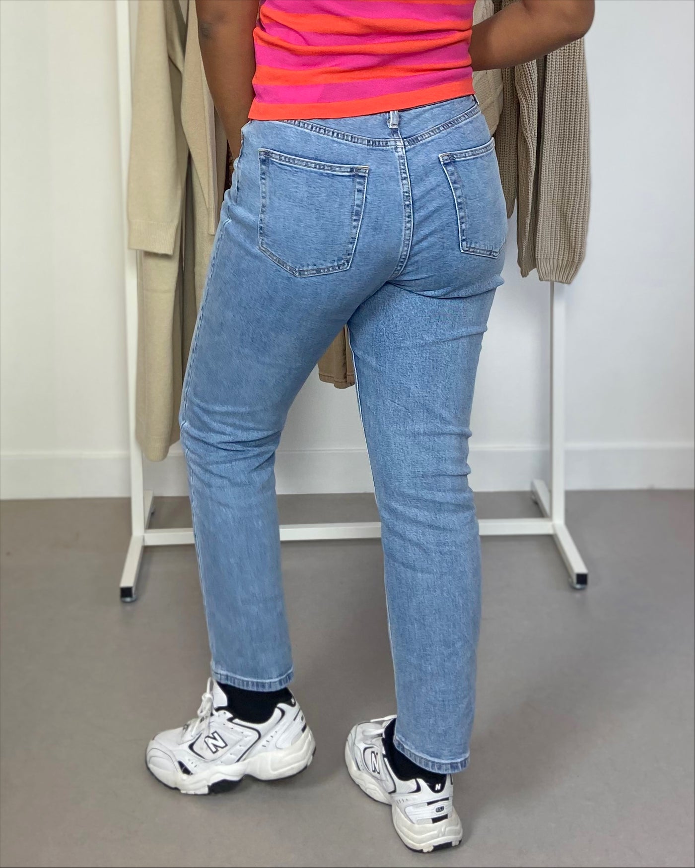 Curvy Straight Jeans Light Wash