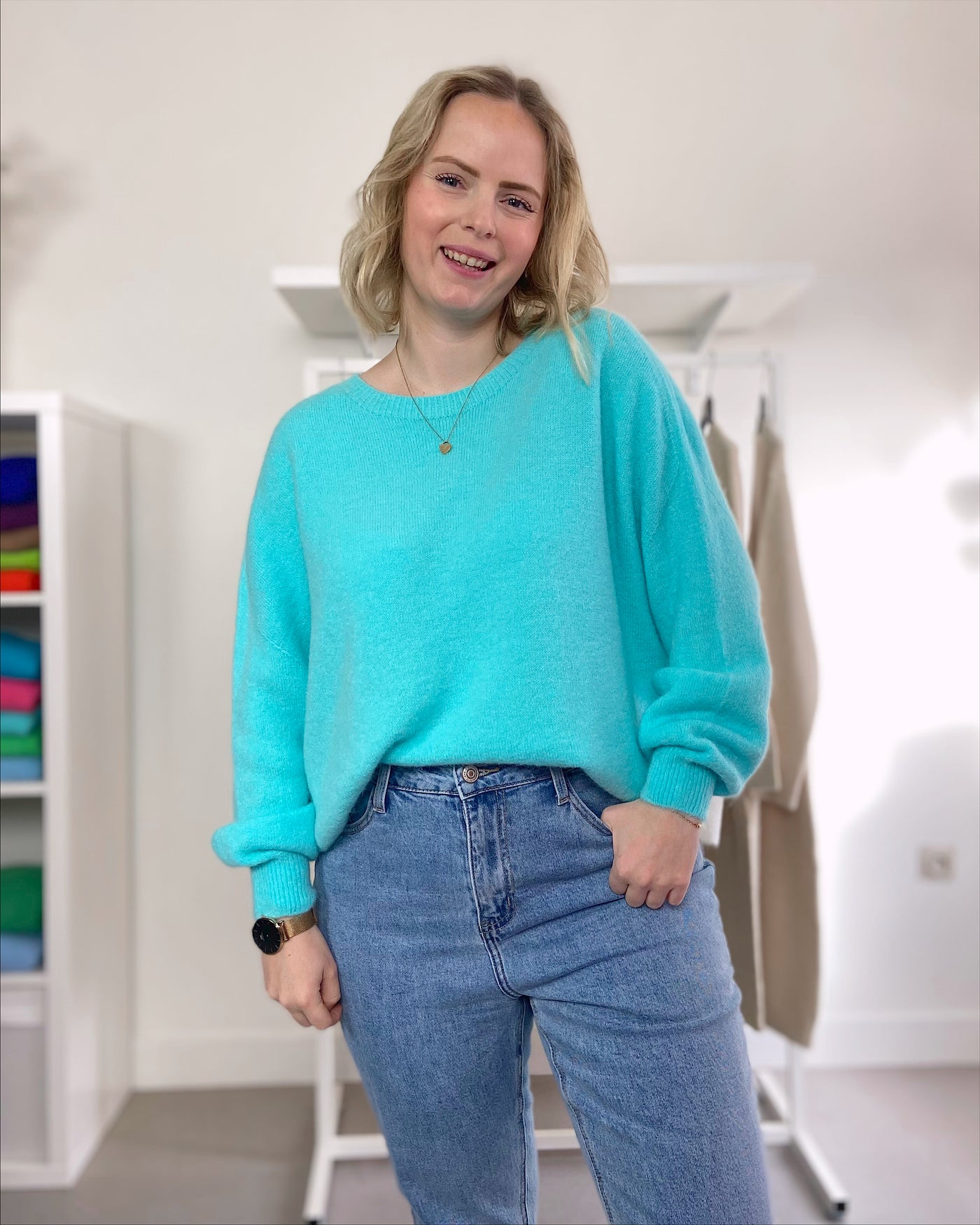 Turquoise Round Knit