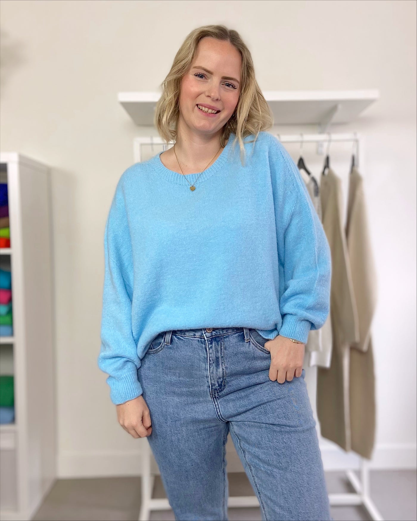 Light Blue Round Knit