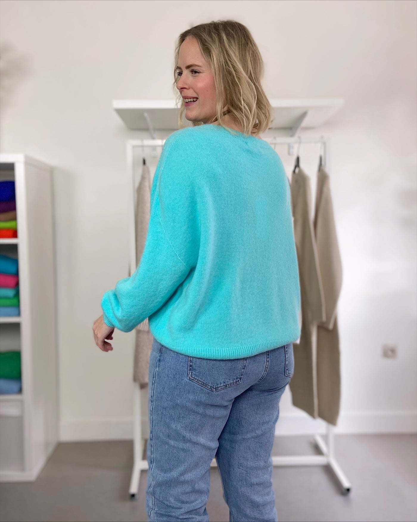 Turquoise Round Knit