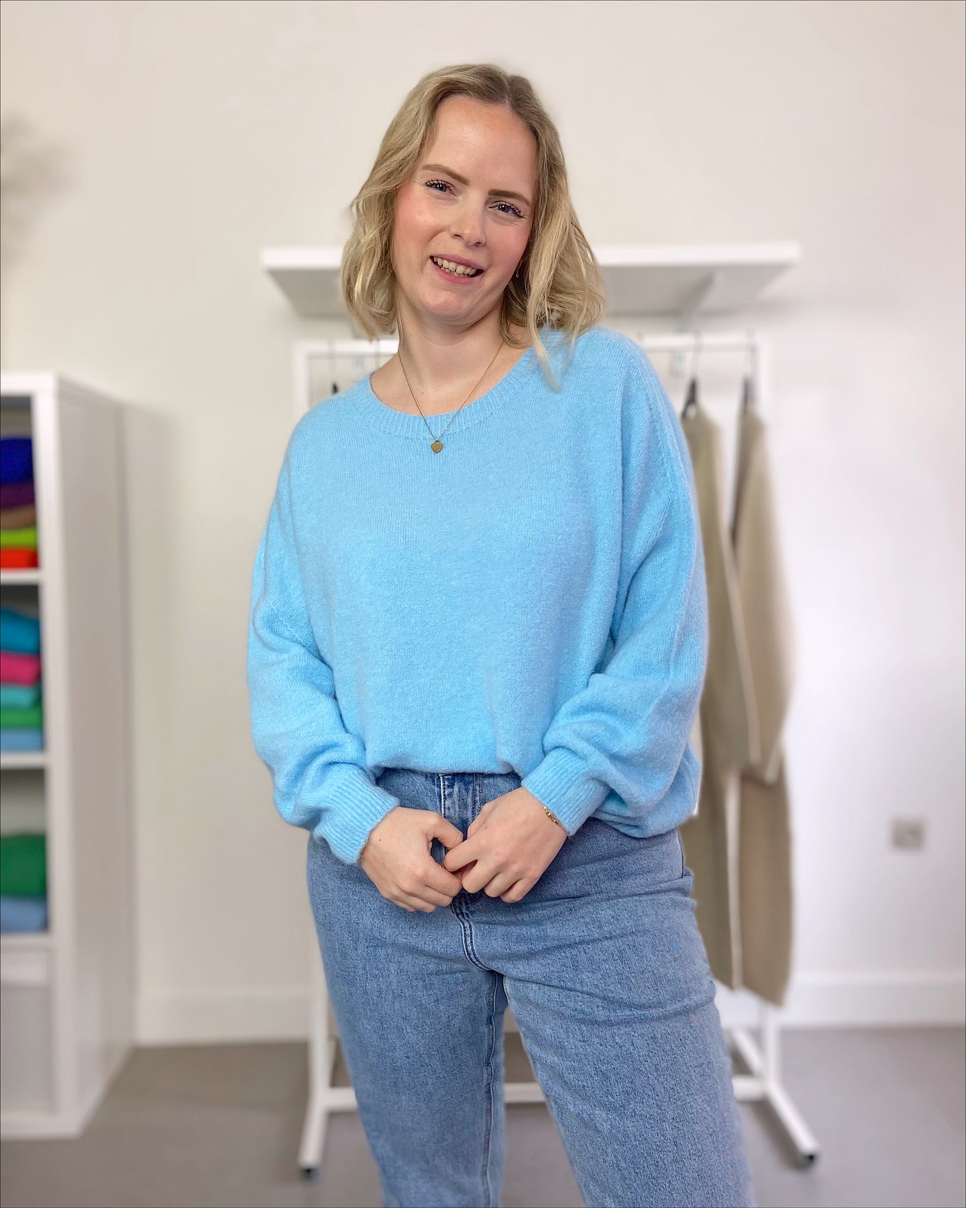 Light Blue Round Knit